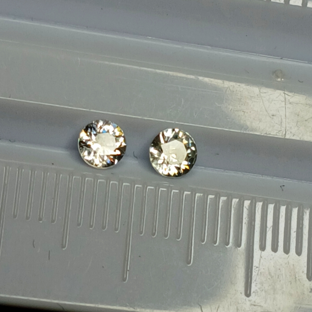 Sparkling Round Zircon Gemstones 4mm